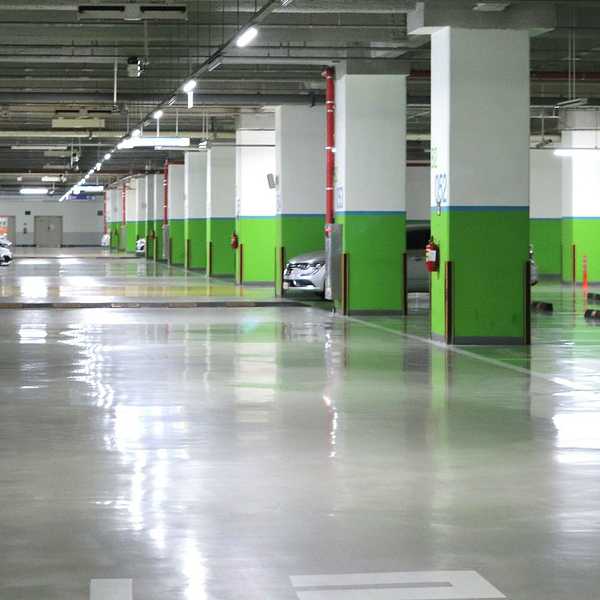 6411682643936968.jpg 地下停車場.jpg