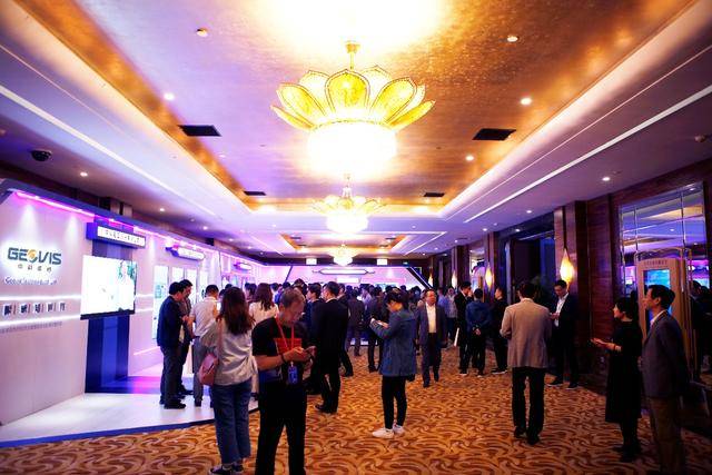 2019煙臺院士峰會暨數(shù)字地球與空天信息應(yīng)用發(fā)展論壇順利開幕(圖8) 2019煙臺院士峰會暨數(shù)字地球與空天信息應(yīng)用發(fā)展論壇順利開幕(圖8)