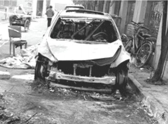 一起機動車輛火災事故的調查(圖2) 一起機動車輛火災事故的調查(圖2)