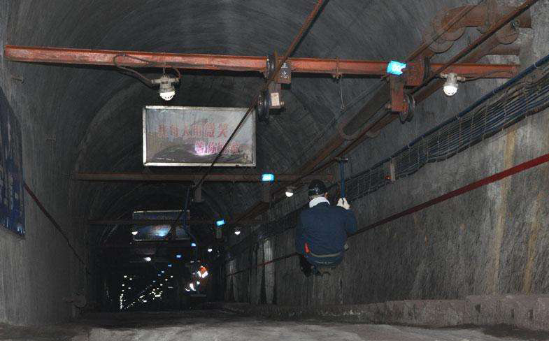 煤礦井下緊急避險(xiǎn)系統(tǒng)應(yīng)急救援車功能、使用維護(hù)說(shuō)明